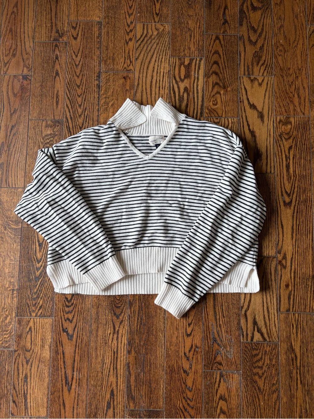 Striped V-Neck Pullover Sweater in White and Black